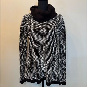 Calvin Klein Women’s Cowl Turtleneck Sweater‎ Size L with Drop Shoulder